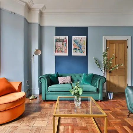 Boutique 4 Bedroom House, Pool Table, Multiple Private Parking Spaces, Sleeps 12 Cardiff Exterior photo