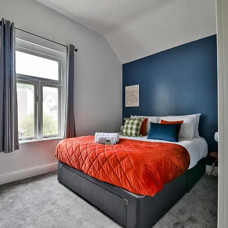 Boutique 4 Bedroom House, Pool Table, Multiple Private Parking Spaces, Sleeps 12 Cardiff Exterior photo