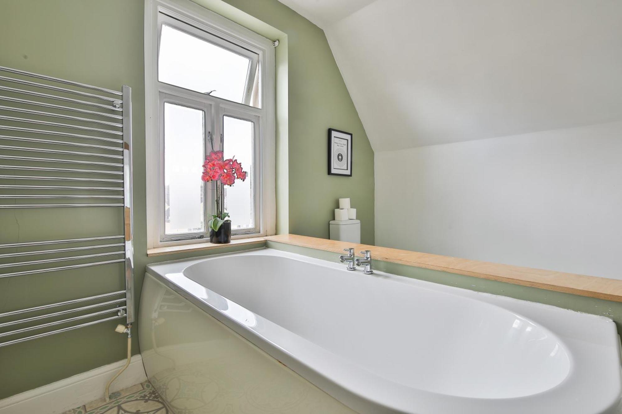 Holiday home Boutique 4 Bedroom House, Pool Table, Multiple Private Parking Spaces, Sleeps 12 Cardiff