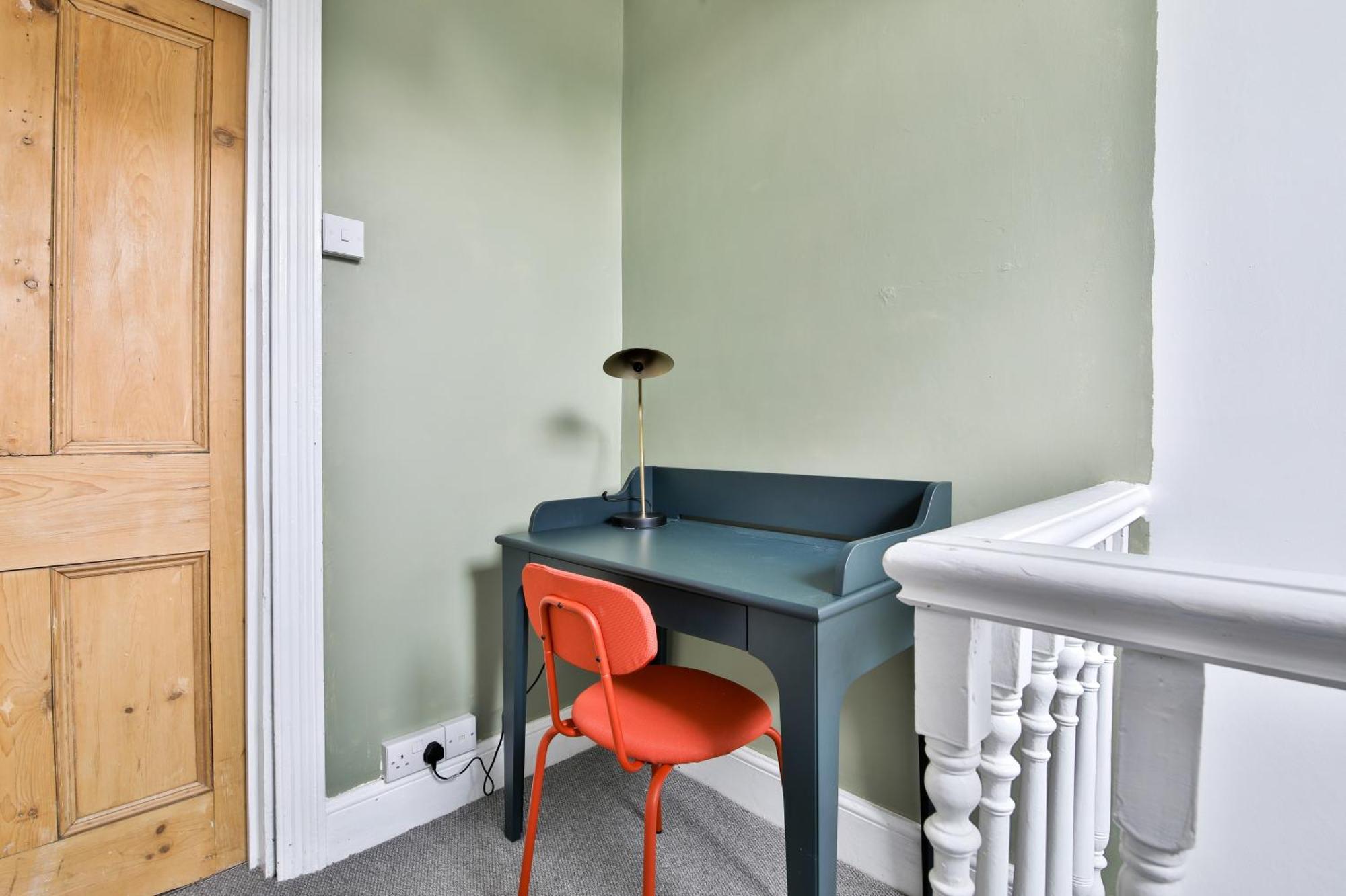 Boutique 4 Bedroom House, Pool Table, Multiple Private Parking Spaces, Sleeps 12 Cardiff