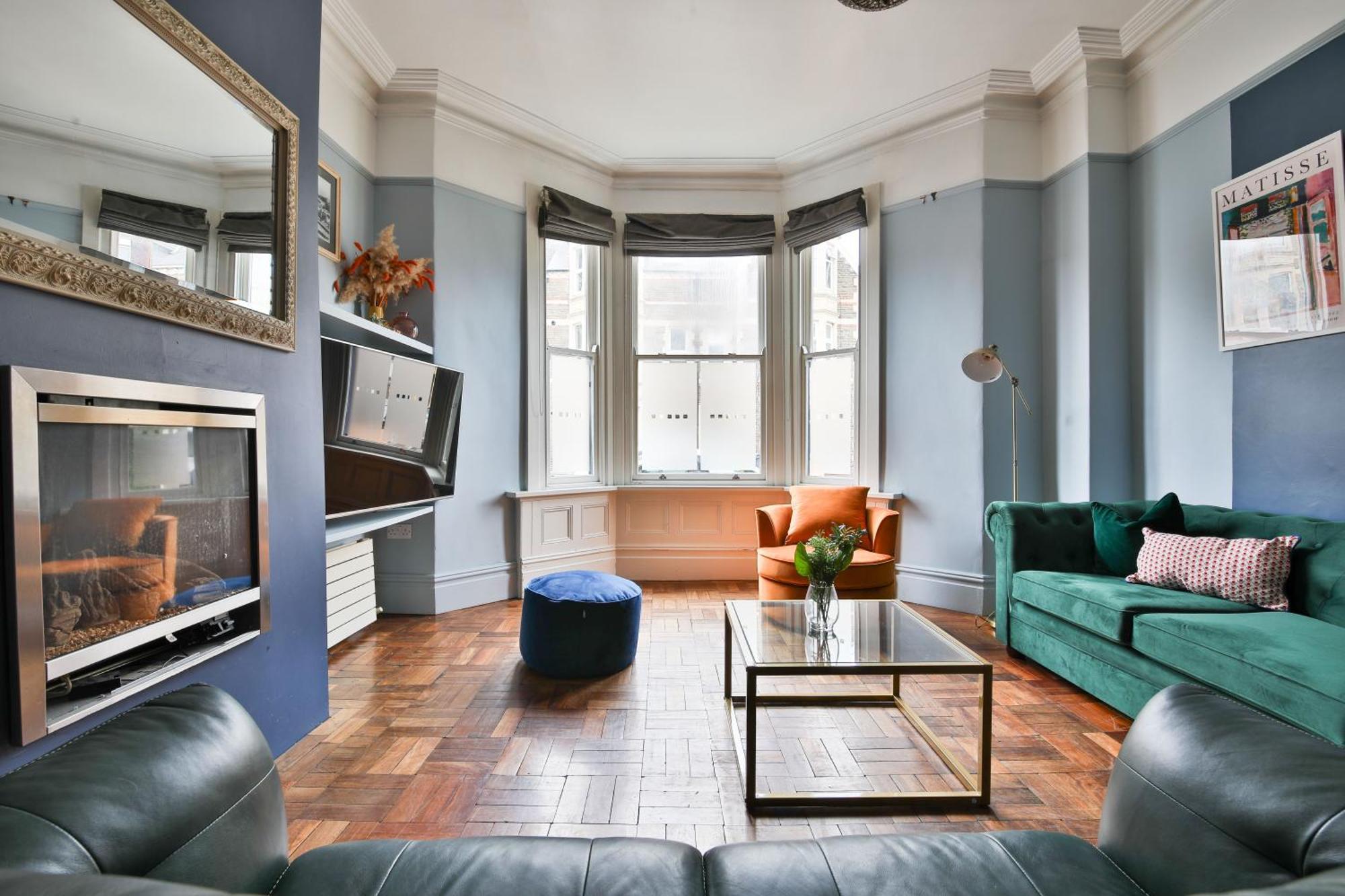 Boutique 4 Bedroom House, Pool Table, Multiple Private Parking Spaces, Sleeps 12 * Cardiff