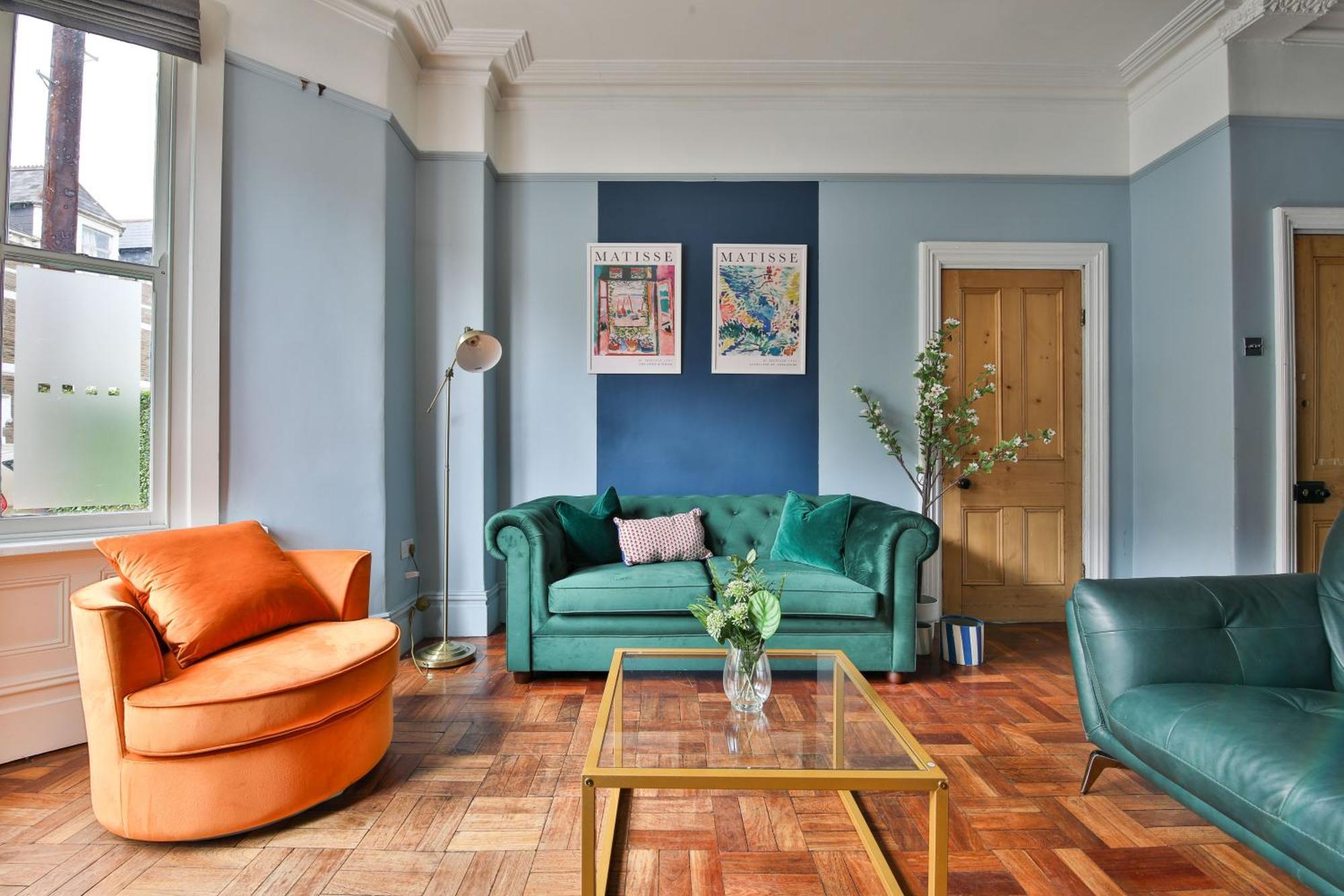 Boutique 4 Bedroom House, Pool Table, Multiple Private Parking Spaces, Sleeps 12 * Cardiff